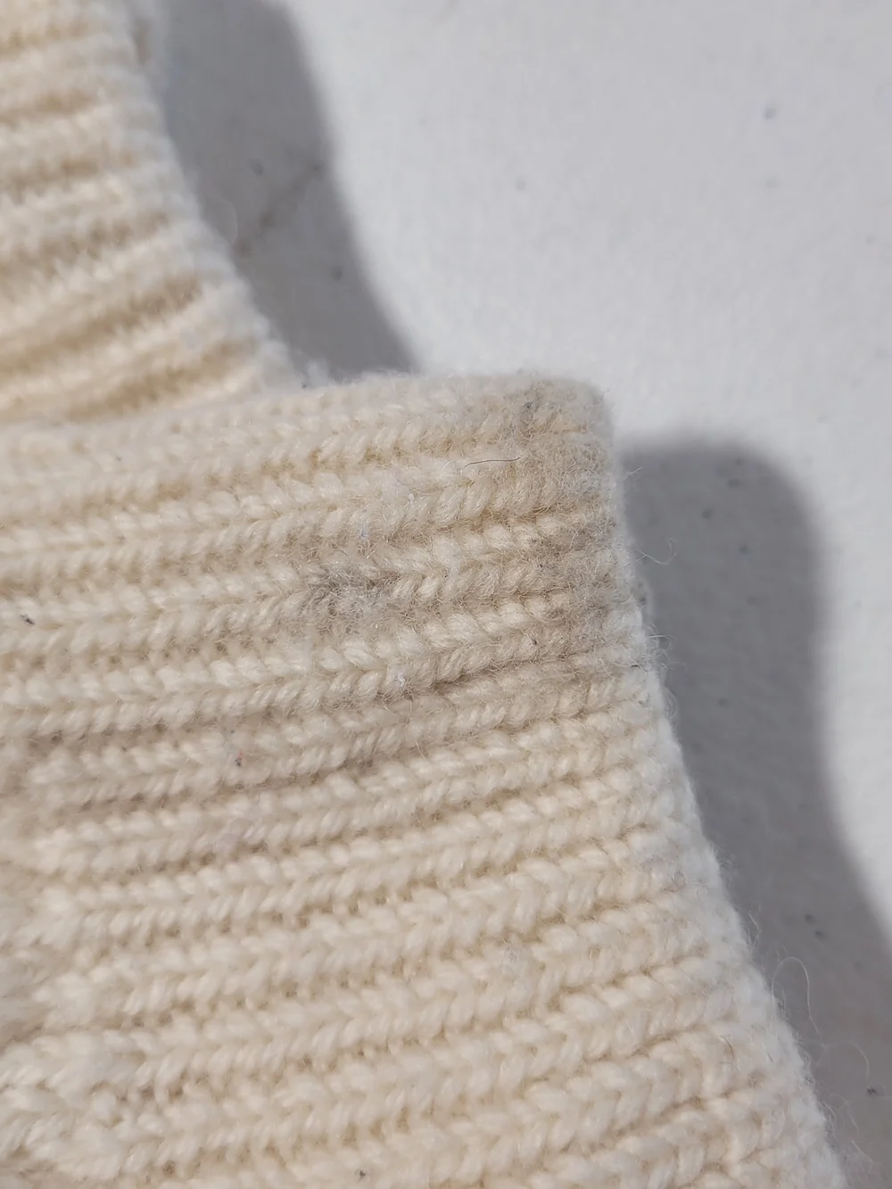Women's Cream Cable-Texture Crewneck Sweater - Picture 6 of 7